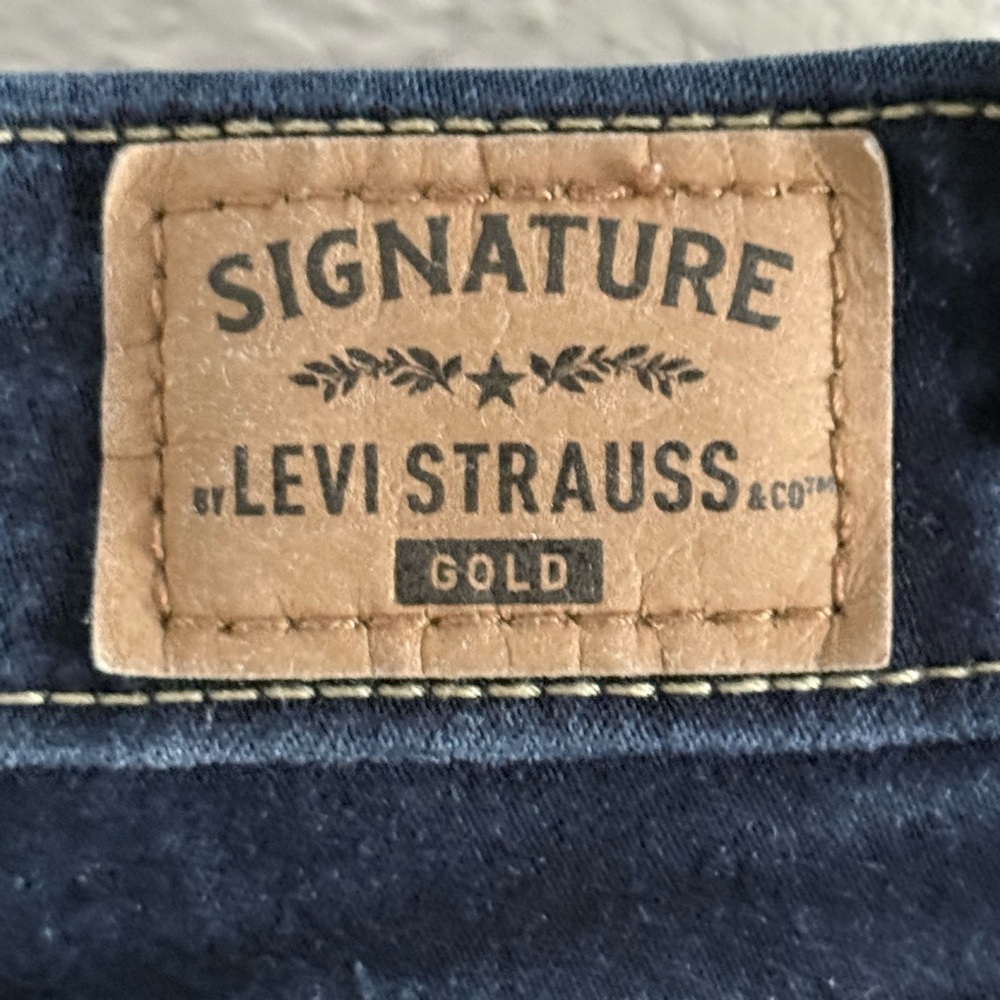 Signature by Levi Strauss Women's Dark Indigo Mid Rise Skinny Jeans 29x33